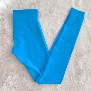Lululemon wunder under size 4 Beautiful blue